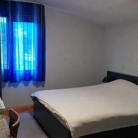 Darina Apartment *